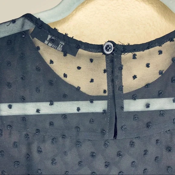 MILLOU Black sheer sleeveless textured dot blouse - Picture 3 of 5